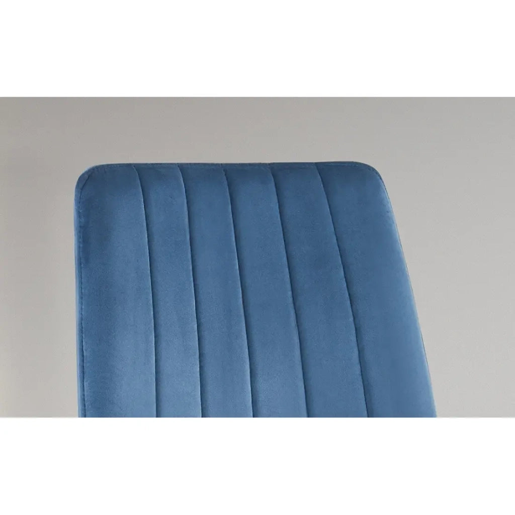Sedia BRUCE – Velluto blu – Piedi in metallo nero – H86 x L45 x P55 cm