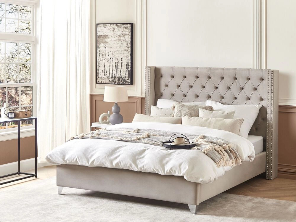 Letto matrimoniale a doghe velluto grigio chiaro imbottito trapuntato poggiatesta 180 x 200 cm stile glamour elegante