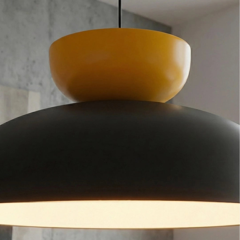 Lampada a sospensione Mega a cupola in acciaio nero e arancione