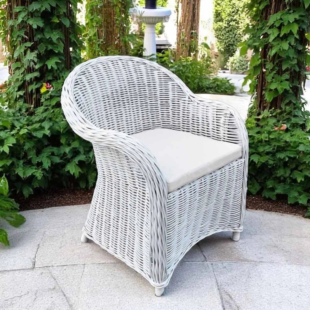 Poltrona Roma in rattan naturale intrecciato bianco con cuscino in omaggio