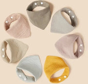 Set di slabbetti per bambini con 7 diverse colorazioni - slabbetto con bandana - slabbetti per kwijl - slabbetto per spuug - slabbetti 100% cotone - bib per bambino con bandana - slabbetti lavabili in stile - chiusura con bottone