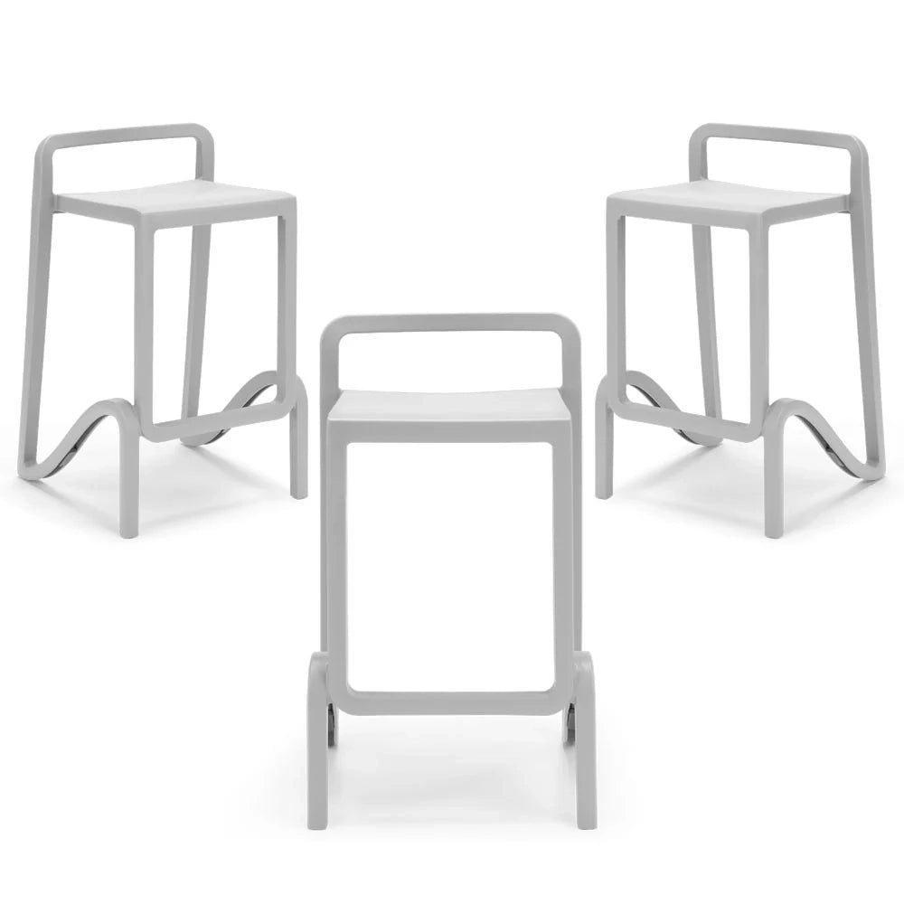 Set 3 sgabelli in polipropilene EOLO altezza seduta 75cm, impilabile, idrorepellente, resistente ai raggi UV, design moderno e innovativo, ideale per la cucina, la veranda o giardino colore Bianco