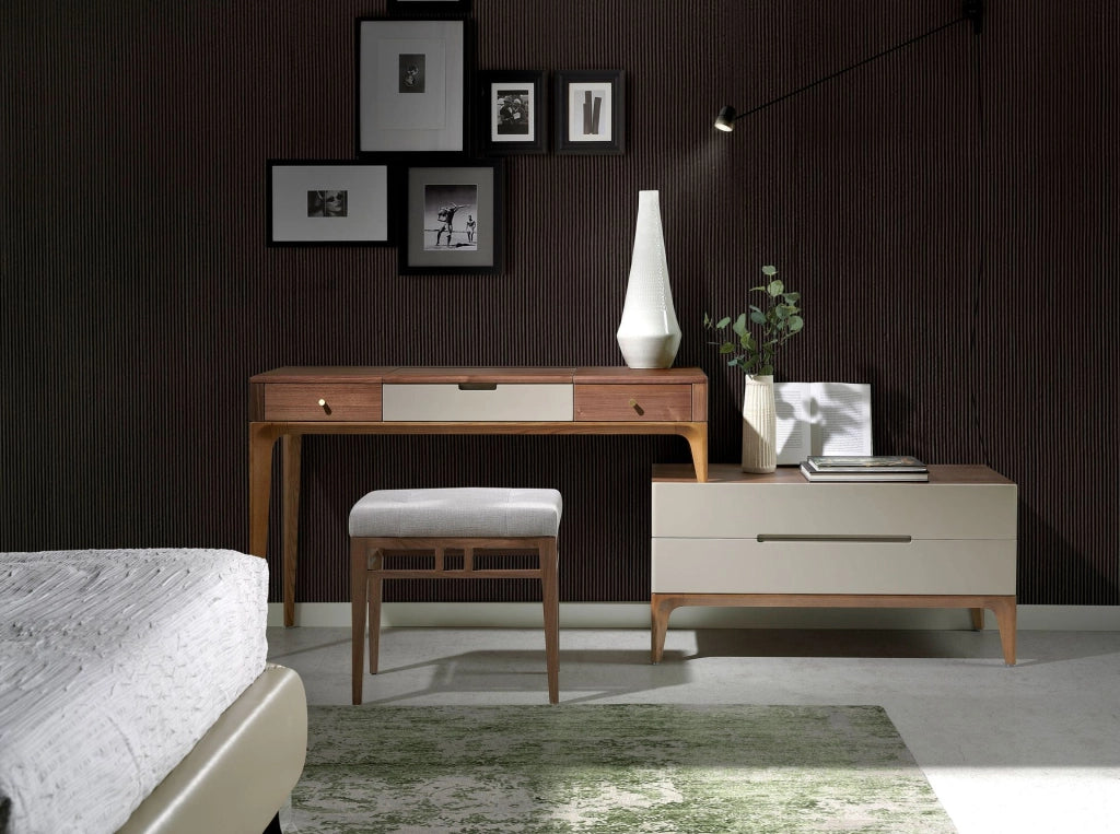 Sgabello in tessuto grigio