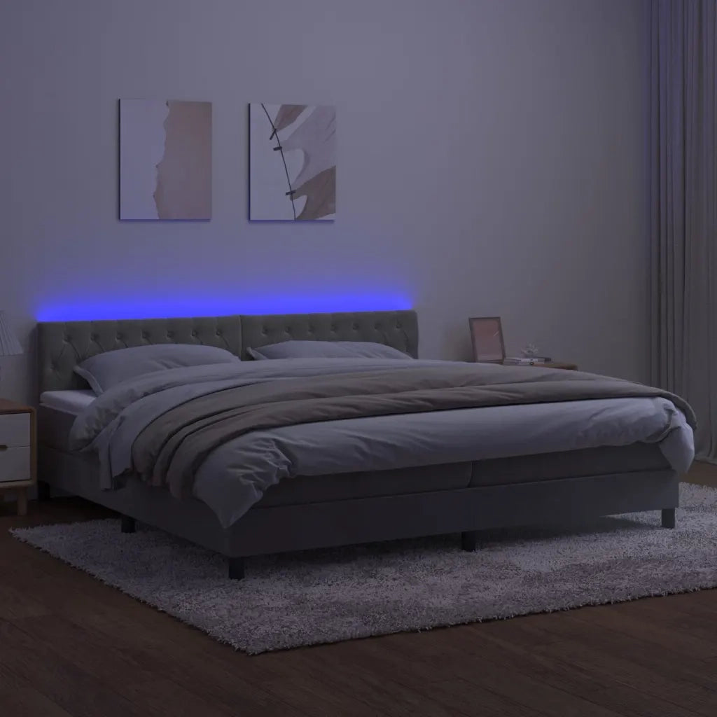 Letto a Molle con Materasso e LED Grigio Chiaro 200x200 cm Velluto 3134603