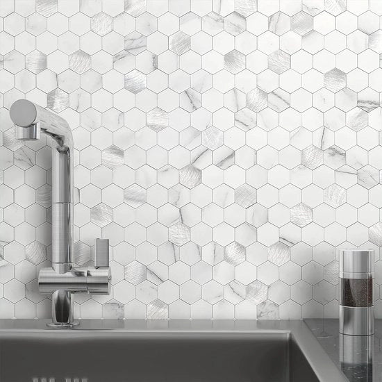 Tegli adesivi in vinile a forma di esagono 3D per cucina e bagno - effetto marmo e mozaico metallico - termoresistente e facile da pulire