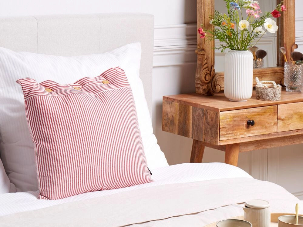 Cuscino decorativo in cotone rosso e bianco 45 x 45 cm con motivo a righe e bottoni Accessori decorativi retrò Camera da letto Soggiorno