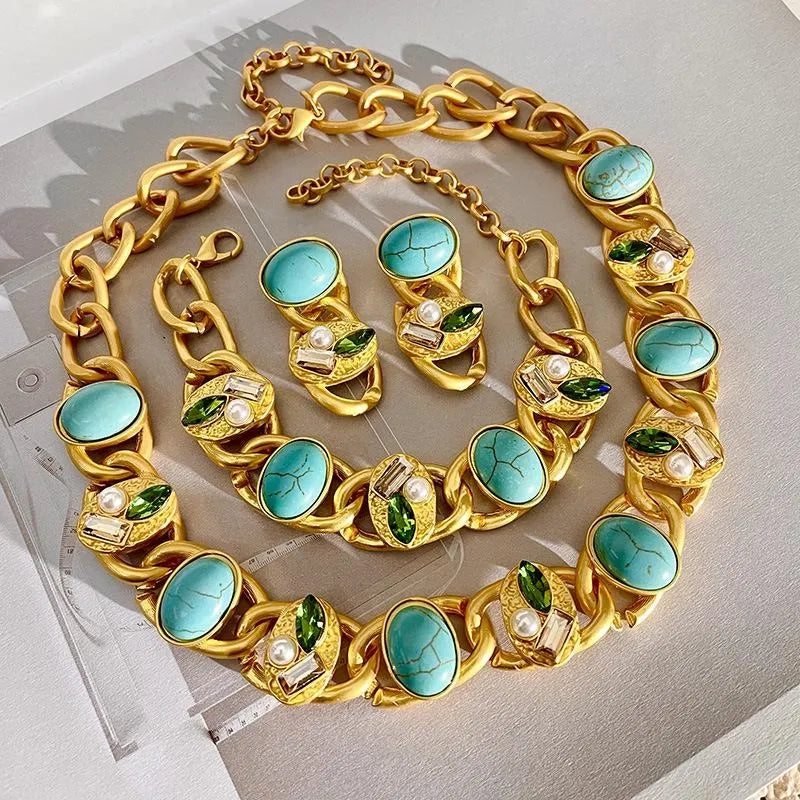 Set di gioielli con perline di cristallo turchese: collana, orecchini e bracciale in stile vintage.