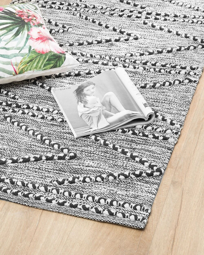 Tappeto in cotone color Nero con Motivo Geometrico Bianco 80 x 150 cm stile rustico boho
