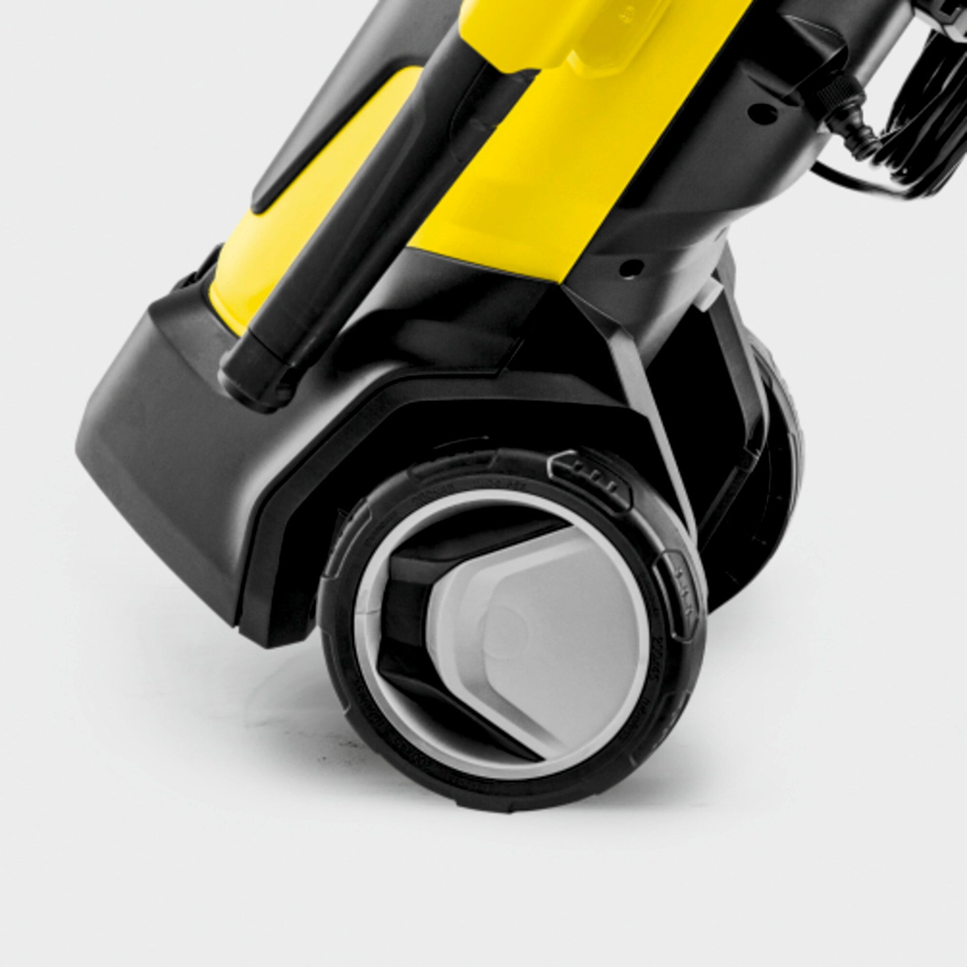 KARCHER Idropulitrice K 7 WCM FJ - Allacciamento elettrico: 230 / 50 V / Hz - Pressione: 20 – max. 180 / 2 – max. 18 bar / MPa - Portata: max. 600 l/h