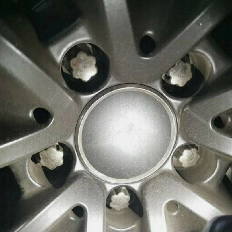 Chiave a bussola da 17 mm per dadi ruota mercedes da 1/2" JBM 14173