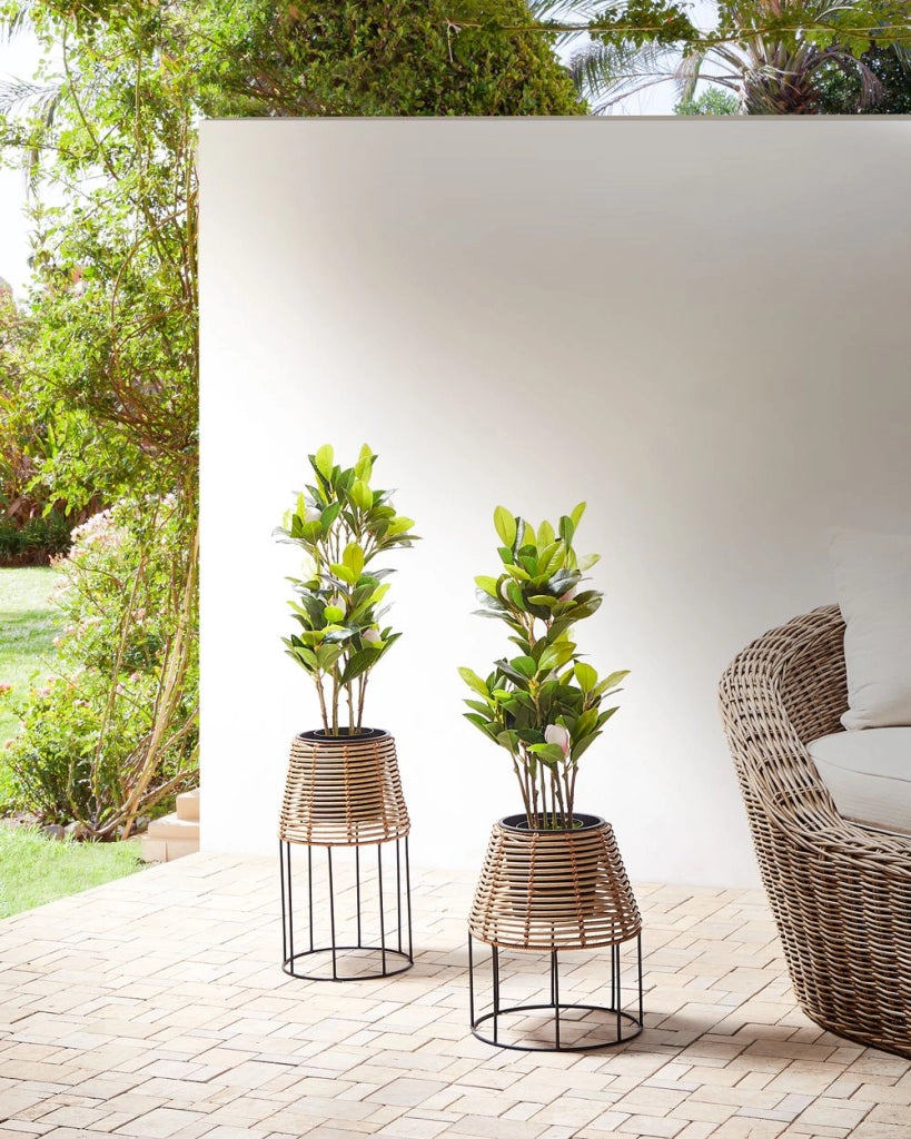 Set di 2 portavasi per piante marrone PE Rattan rotondo per interni e per esterni con inserto in plastica