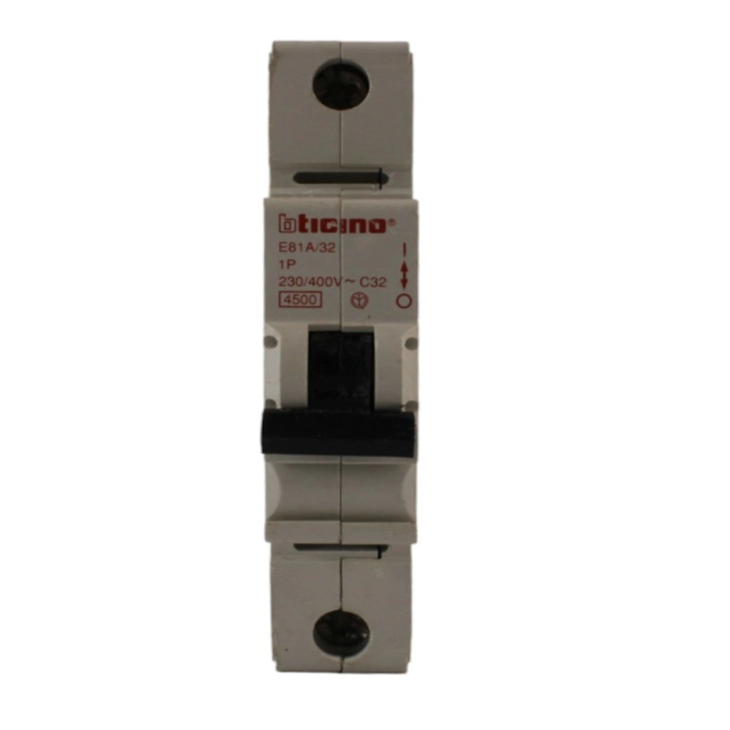 Interruttore magnetotermico 1 polo 1 modulo 32A curva C Bticino