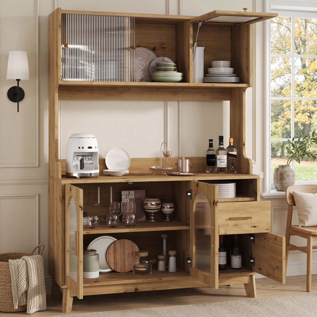 Credenza alta 120x40x178 cm con prese integrate e porte USB, effetto legno