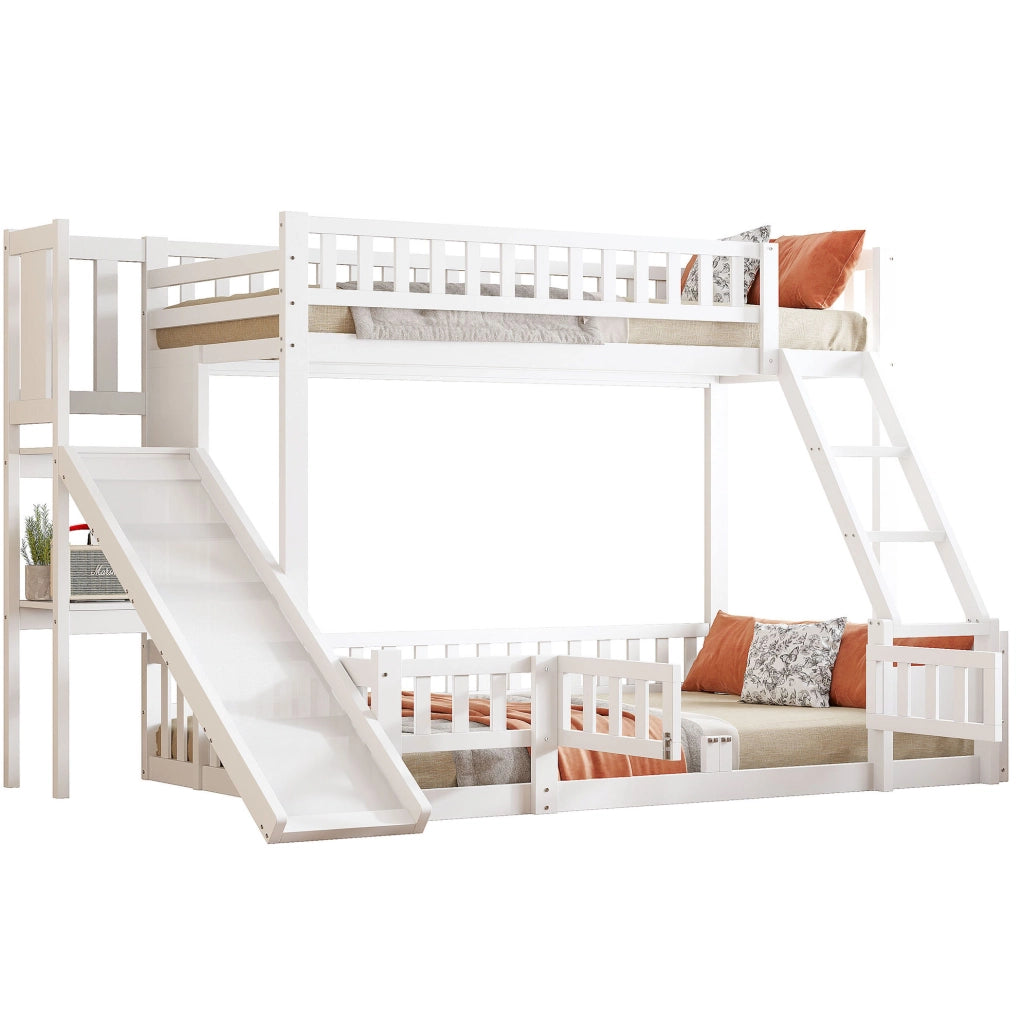 Letto a castello 140x200 cm con scivolo; scala e ripiani in pino e MDF bianco