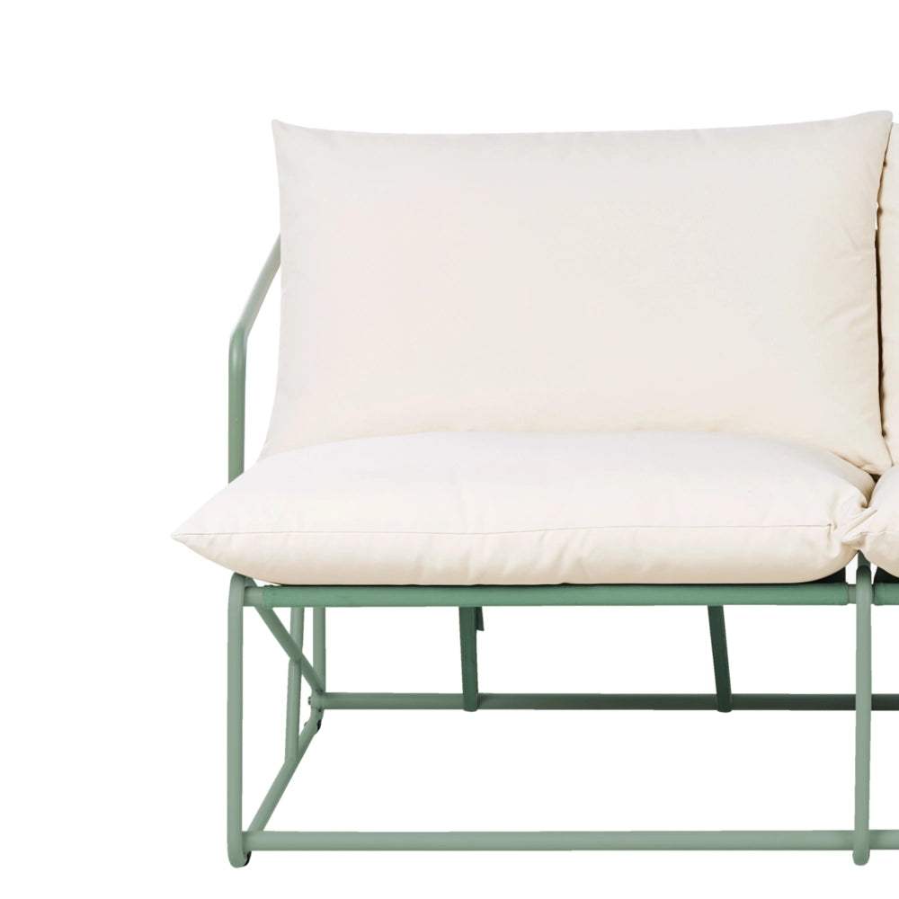 Divano basso oversize in metallo con cuscini schienale e seduta Arredamento da interno ed esterno Giardino verde stile moderno e rustico