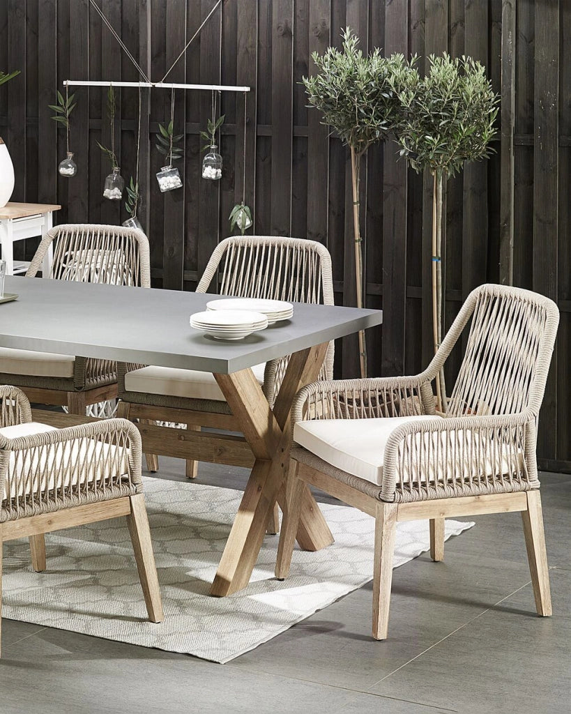 Sedie da pranzo da giardino per esterni Beige Vimini Struttura in acciaio polipropilene Gambe in legno Acacia Design moderno Set di 2