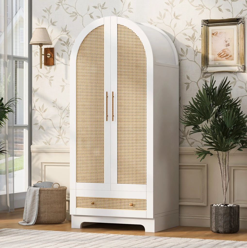 Armadio 2 ante bianco con 2 cassetti e pannelli effetto rattan