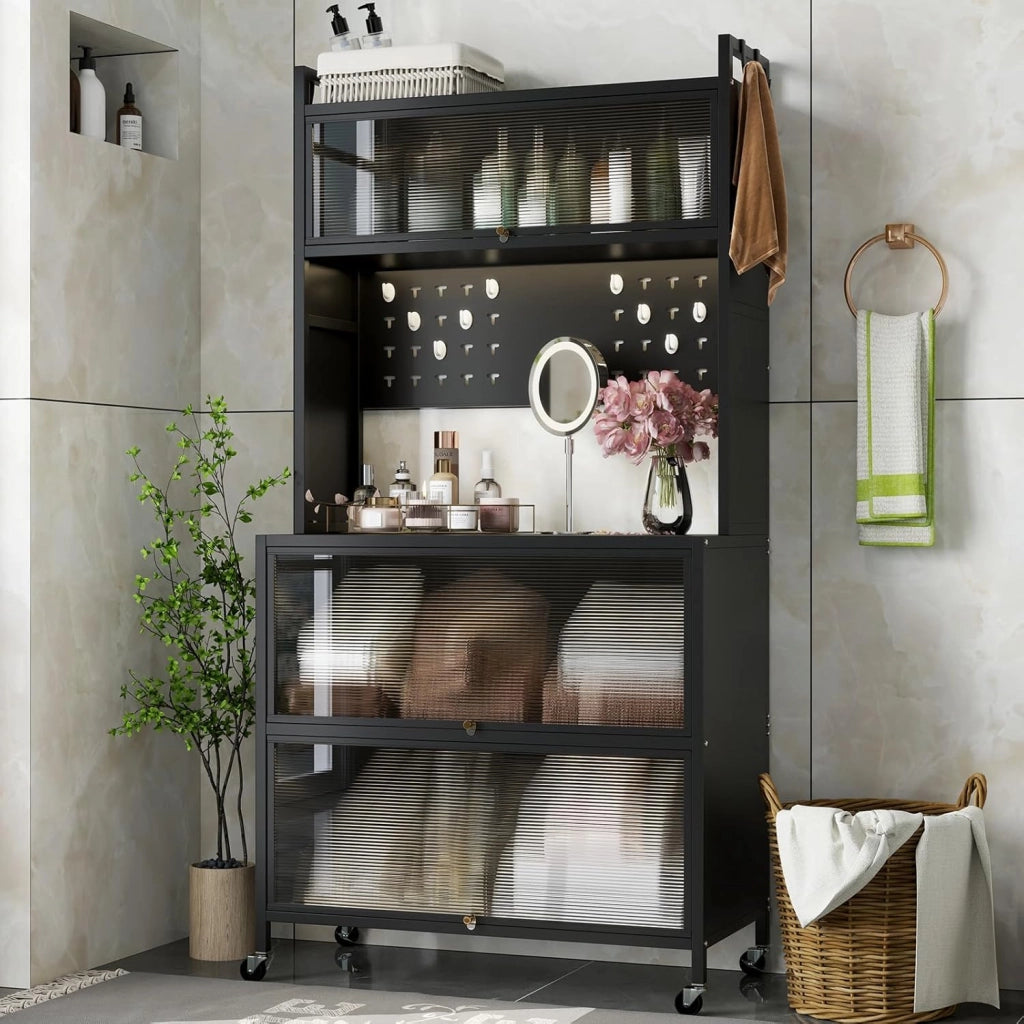Credenza Alta per Cucina con 5 Ripiani e 3 Ante a Ribalta Traslucide, Mobile Cucina con Ruote e Panello a Ganci, Armadio Cucina Porta Microonde (80 x 40 x 160 cm,Nero)