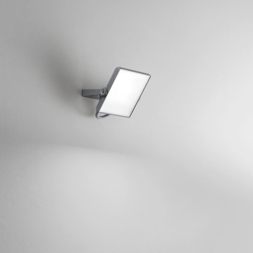 PROIETTORE LED AXEL SILVER 20W 2200LM CCT 3000K-4000K  IP65 13,7X3,6X15,8CM