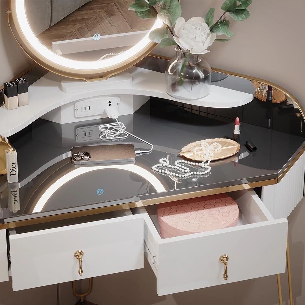 Tavolo da trucco ad angolo Amira, Bianco lucido, 99 cm con specchio LED, sgabello e USB, adatto per essere posizionato salvaspazio negli angoli della stanza