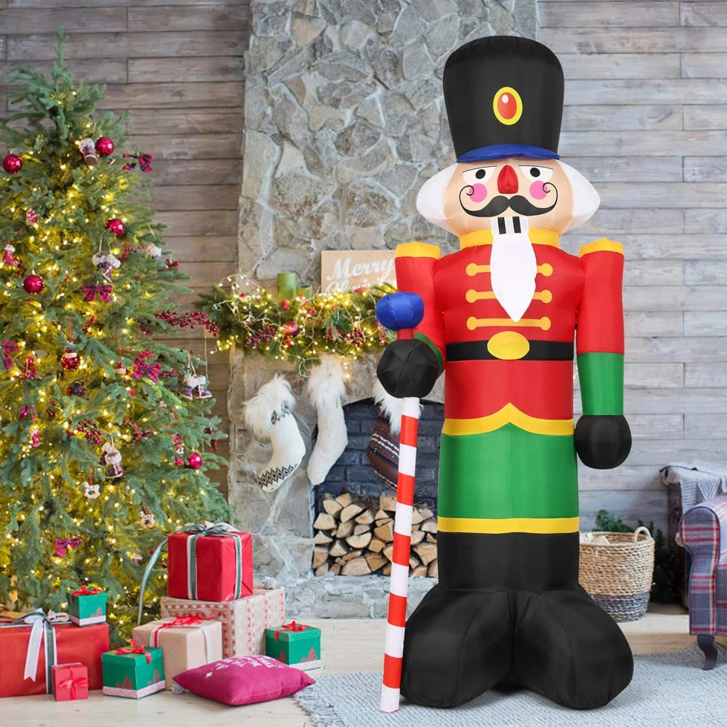240cm Soldatino Schiaccianoci Gonfiabile, Soldato di Babbo Natale con 3 Luci LED, Decorazioni Natalizie con Soffiatore e Sacchi di Sabbia, per Uso Interno ed Esterno
