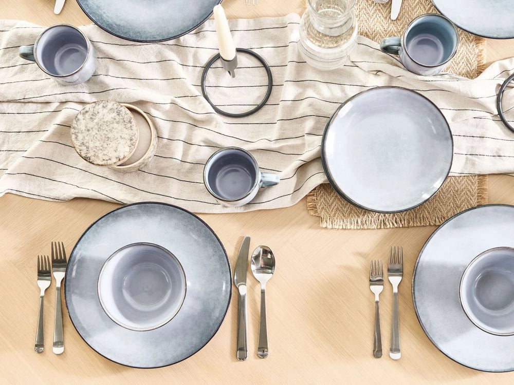 Set di 8 piatti grandi in gres caolino fatto a mano con smalto reattivo azzurro Cucina Sala da pranzo