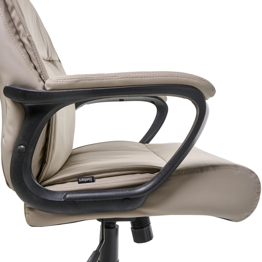 Sedia da ufficio retrò in similpelle beige altezza regolabile con braccioli elegante