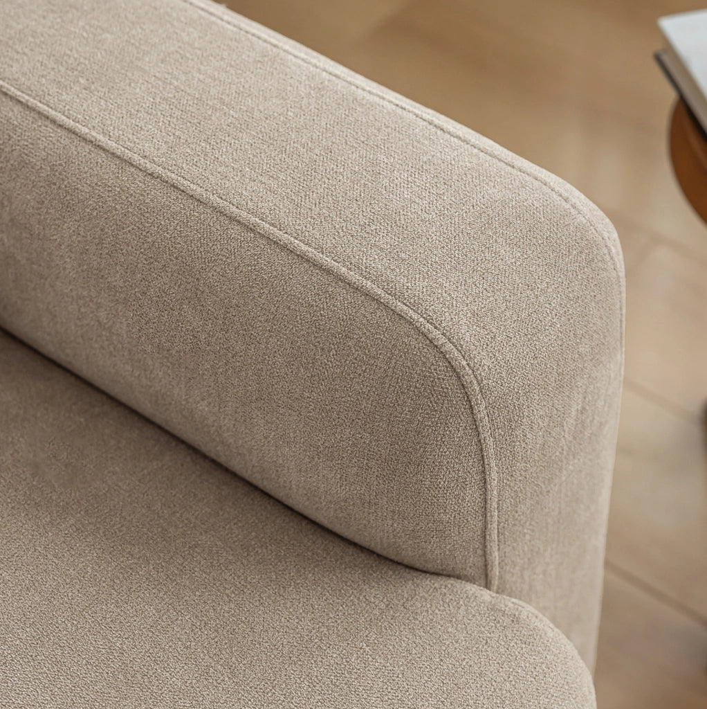 Divano 3 posti 211x67x71 cm in ciniglia beige con 2 cuscini HOMVRA