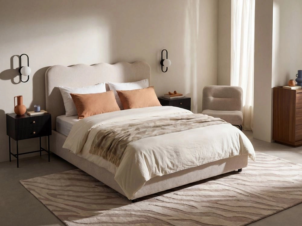 Letto in tessuto beige chiaro 140 x 200 cm contenitore elevabile con testiera e rete a doghe