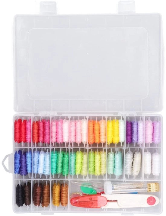 Set di fili da cucire per tessuto 50 colori - set di aghi da cucire - fili da cucire in cotone - set di fili da cucire - scatola in plastica - forbici - ecologico e super soffice - set di fili da cucire