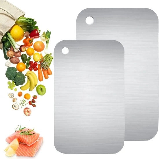 Impastatrice da carne e frutta a due pezzi: un tagliafoglie in acciaio inossidabile e un tagliafoglie in titanio a doppia faccia, adatte per carne, frutta e altri prodotti di carne. Dimensioni: 30x20 cm e 24x15 cm.