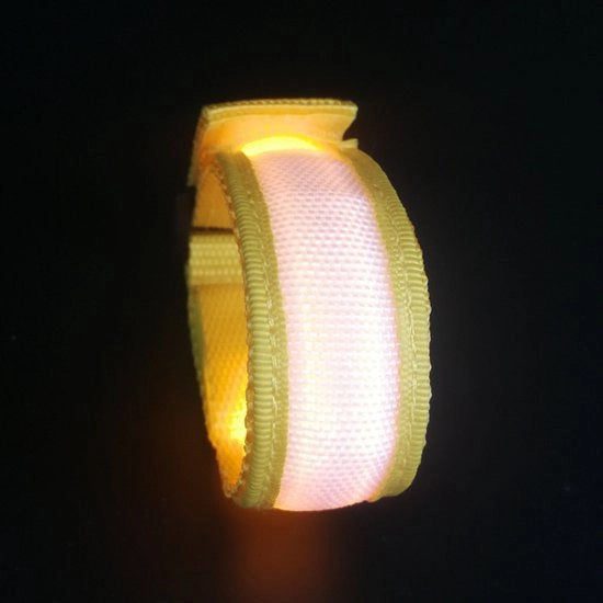 Polsband riflettente, ricaricabile, polsband luminoso, striscia riflettente per corsa, polsband LED, polsband USB riflettente, adatto per camminate notturne, attività all'aperto, jogging, sport, corsa, bicicletta (giallo).