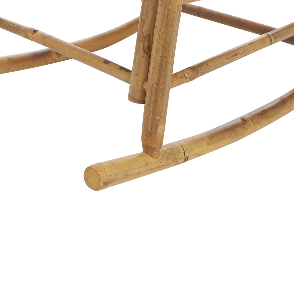 Sedia a dondolo da giardino bambù legno chiaro cuscini bianchi boho
