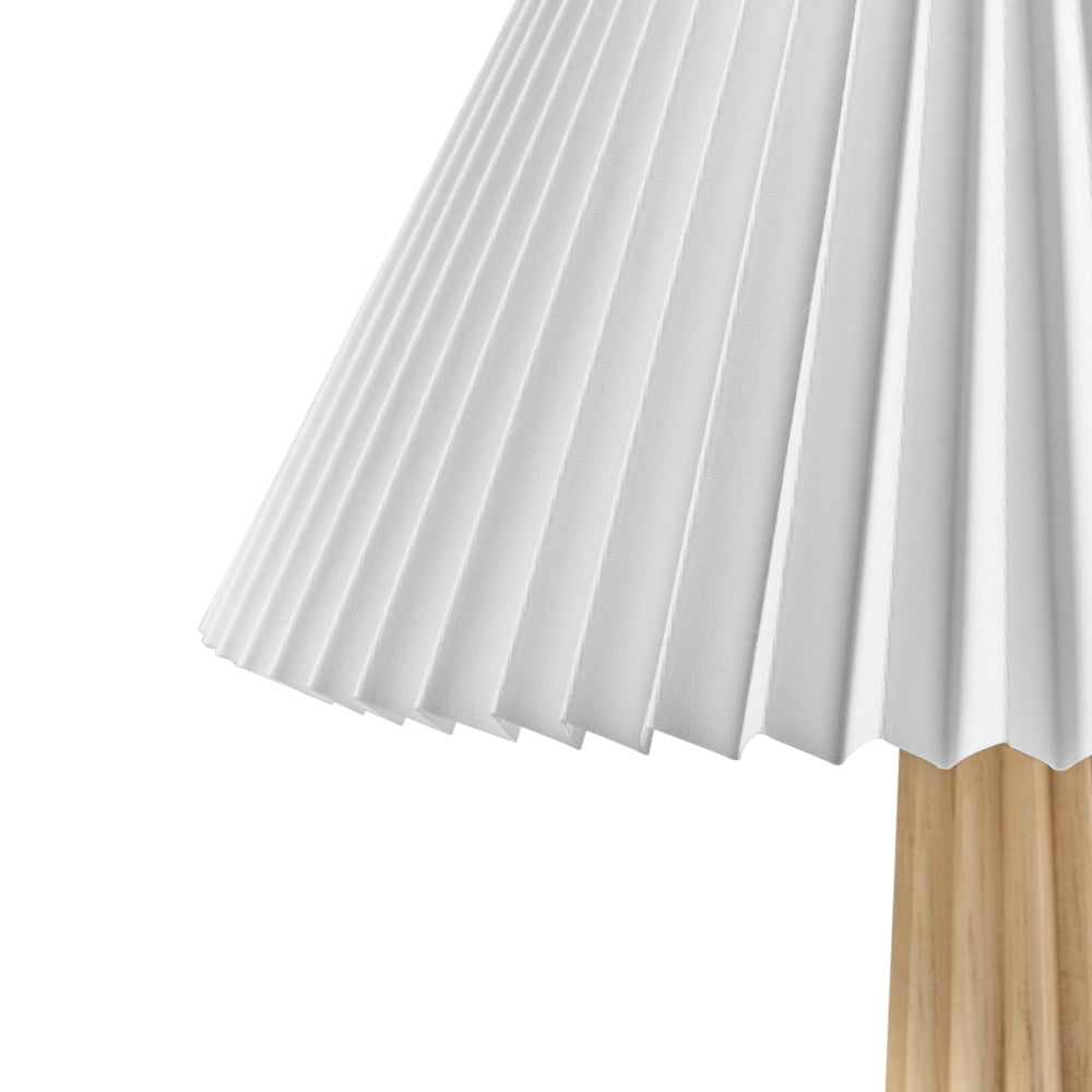 Lampada da terra industriale con paralume in tessuto e base in legno di gomma bianco naturale