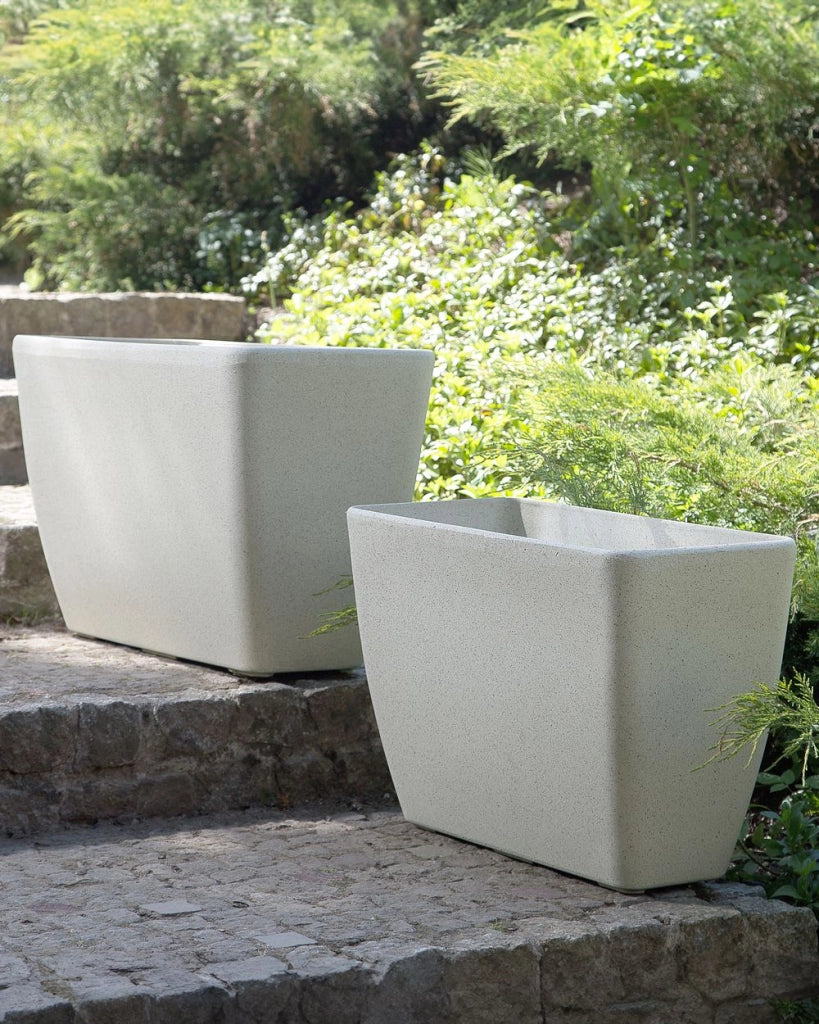 Set di 2 vasi per piante polvere di pietra beige chiaro 60 x 27 cm accessori per interni e interni moderni e minimalisti