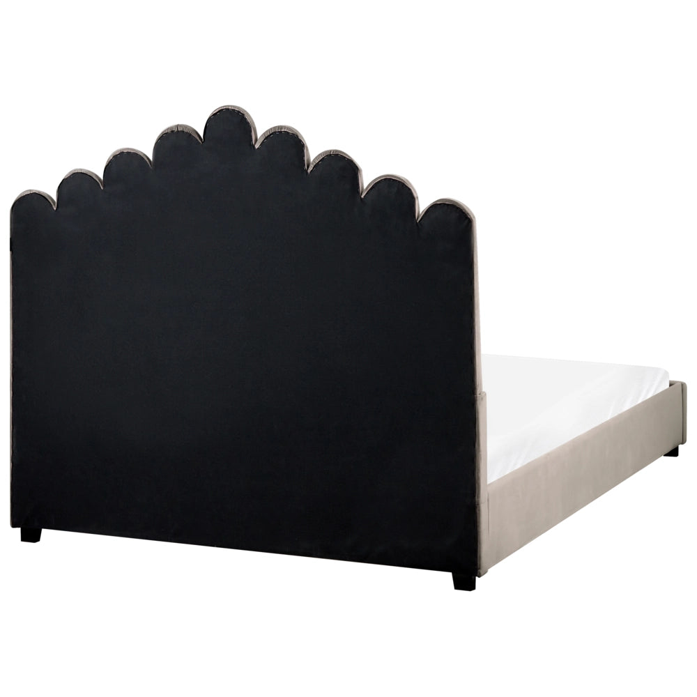 Letto matrimoniale ad acqua in velluto tortora 140 x 200 cm testata alta a conchiglia stile classico retrò