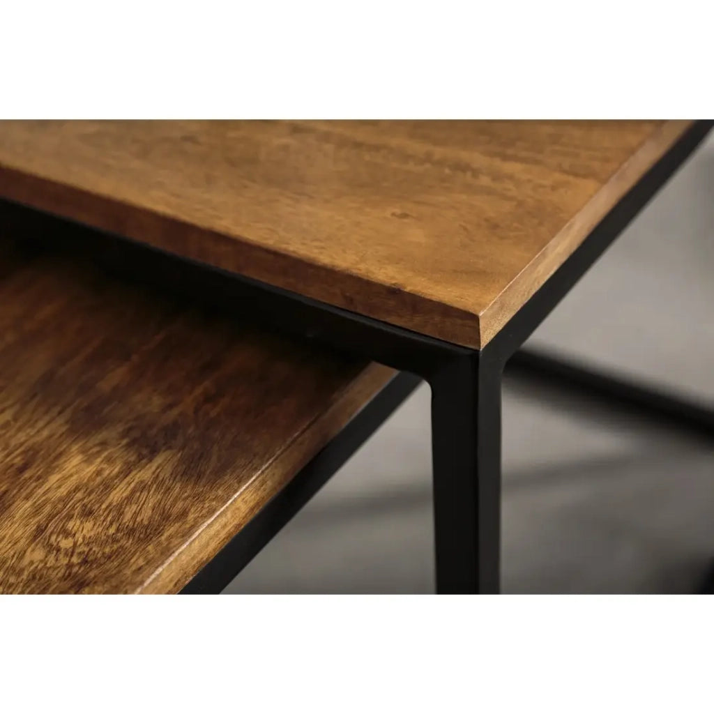 Tavolini impilabili VORTEX in legno massiccio Sheesham e metallo nero – set di 2 tavolini design industriale