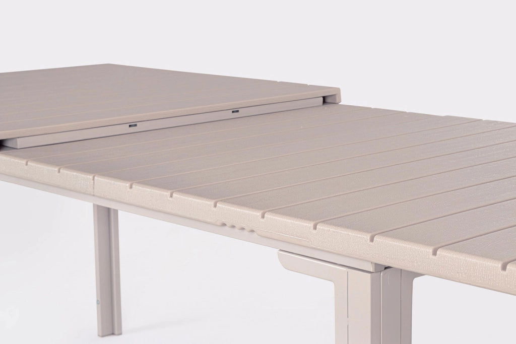 Tavolo Allungabile da Esterno 180-240x90 cm in Acciaio e HDPE Sarita Tortora