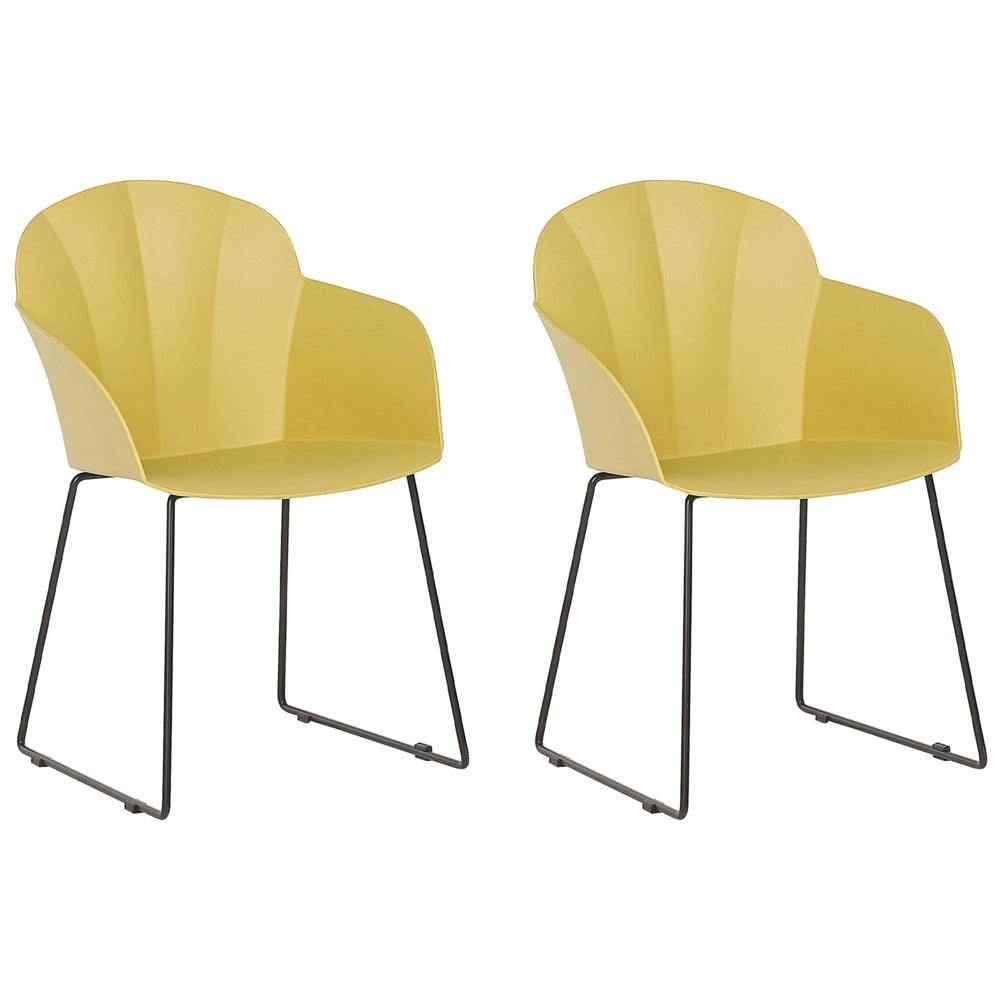 Set di 2 sedie da pranzo gialle in materiale sintetico gambe in metallo Nero formate sul retro del soggiorno moderno