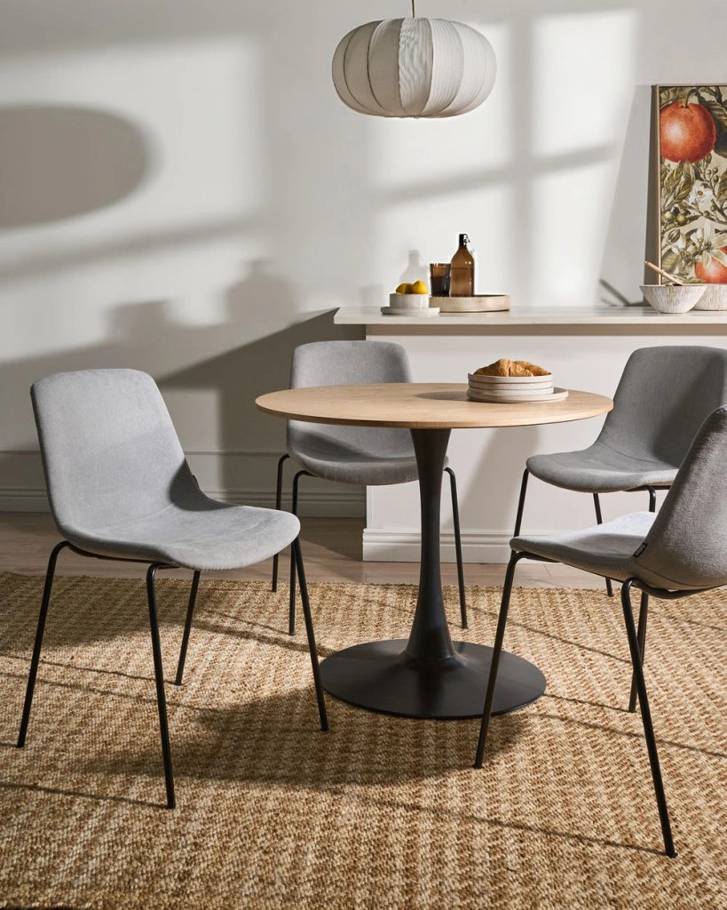 Set di 4 sedie con gambe in ferro senza braccioli design minimalista moderno sedute per sala da pranzo grigio