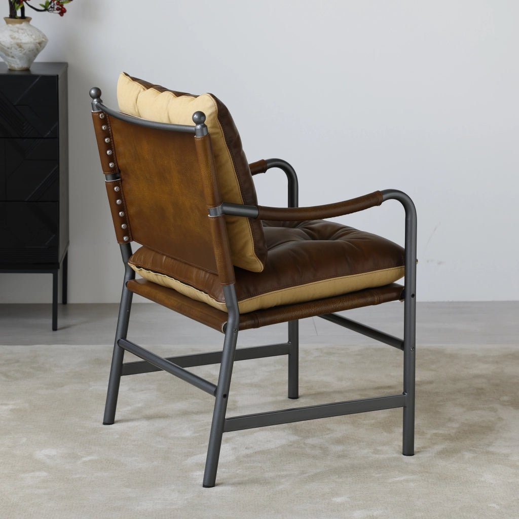 POLTRONA Accent in pelle marrone con struttura in metallo, stile Mid Century Modern