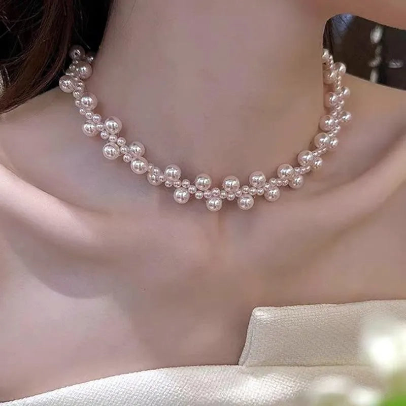 Bracciale e collana di perle irregolari realizzati a mano. Collana fatta a mano.