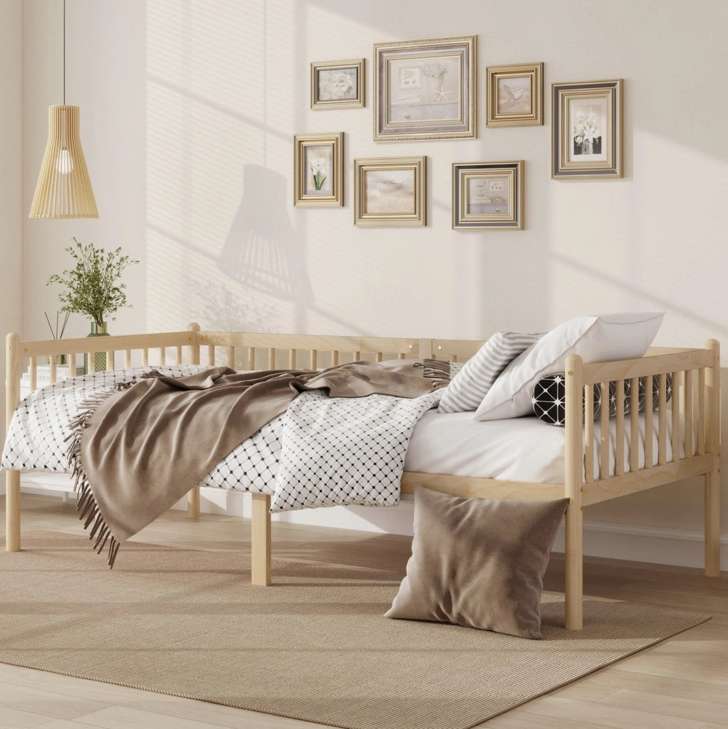 Letto da giorno 90x200 cm con sponde a tre lati; in legno di pino naturale
