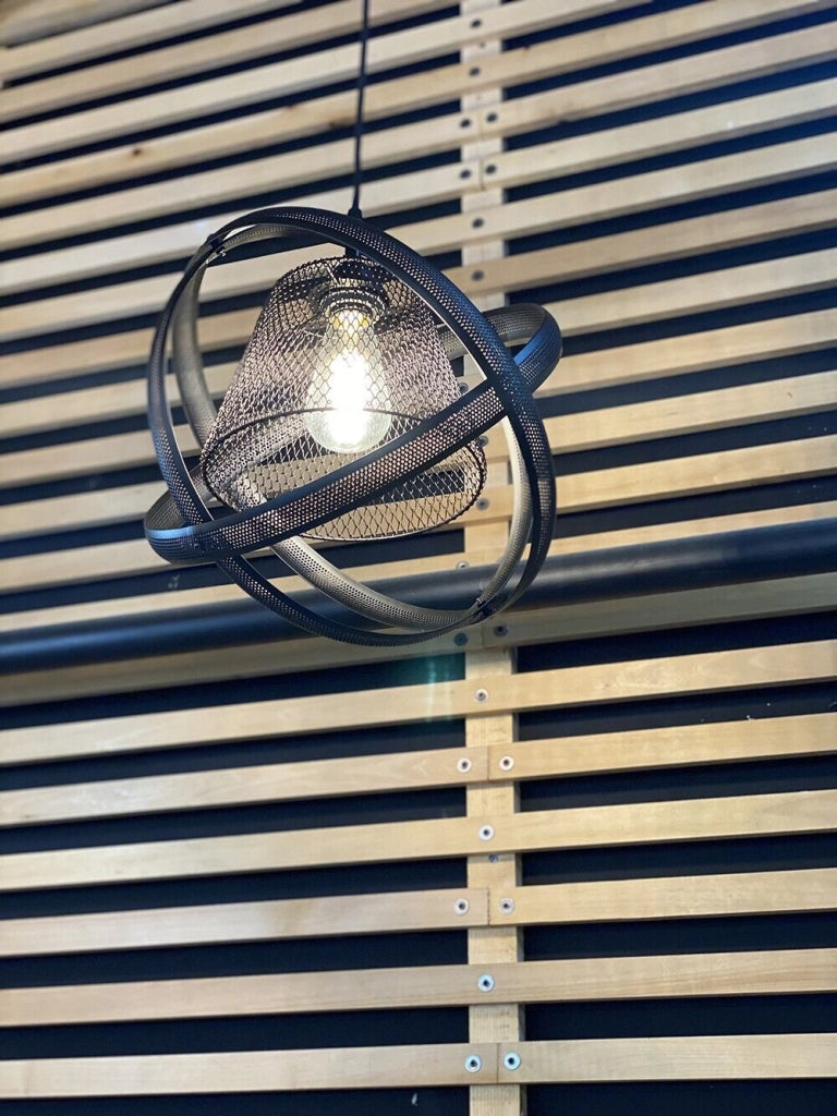 Lampadario a sospensione dal design moderno industriale in ferro intrecciato