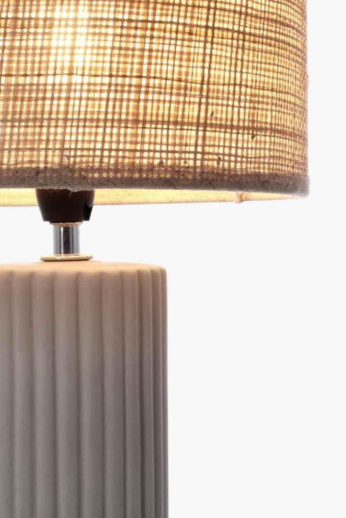 Lampada da Tavolo in Ceramica con Paralume in Rafia - AMIR