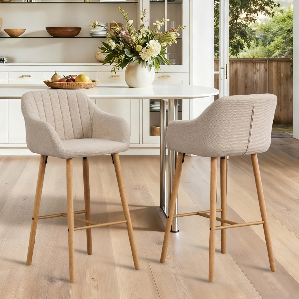 Set di 2 sgabelli da bar con schienale alto e braccioli; seduta in lino beige; 104 cm