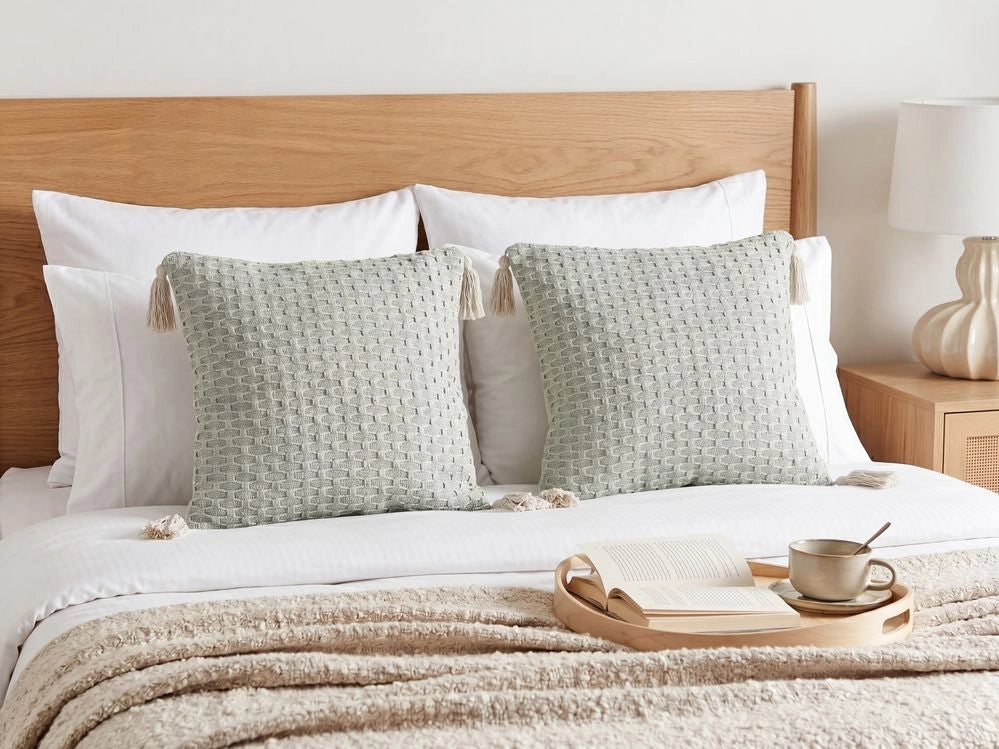 Set di 2 cuscini in poliestere verde menta 42 x 42 cm con  nappe imbottitura soggiorno camera da letto