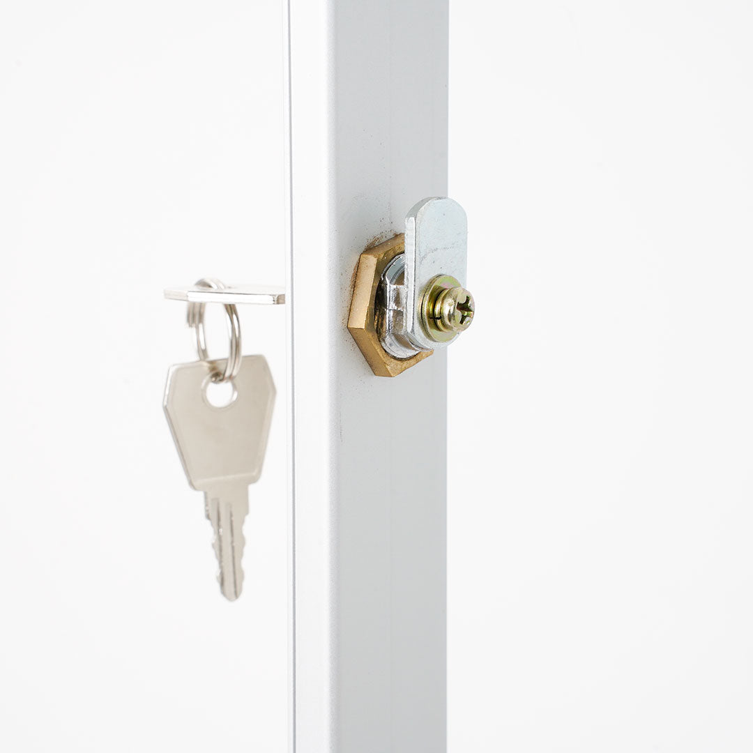 Bacheca con Apertura a Battente 52,1x69,6x2,3 cm in Alluminio Silver