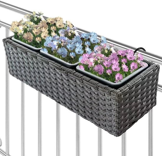Cestello in stile rattan con grucce e anelli per balcone - 3 contenitori, resistente ai raggi UV - 49 x 19 x 15 cm