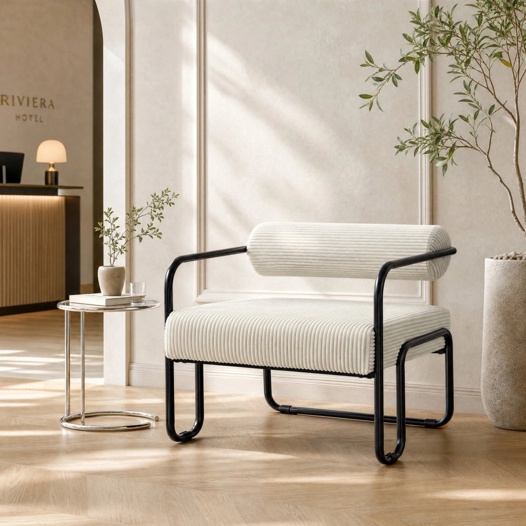 Poltrona da relax beige in velluto a coste con struttura in metallo
